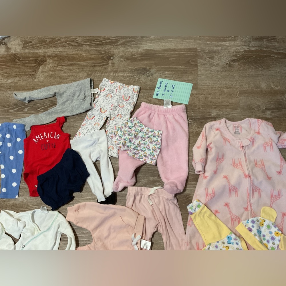 💕 Baby Girl Bundle- Mixed size - Picture 3 of 6